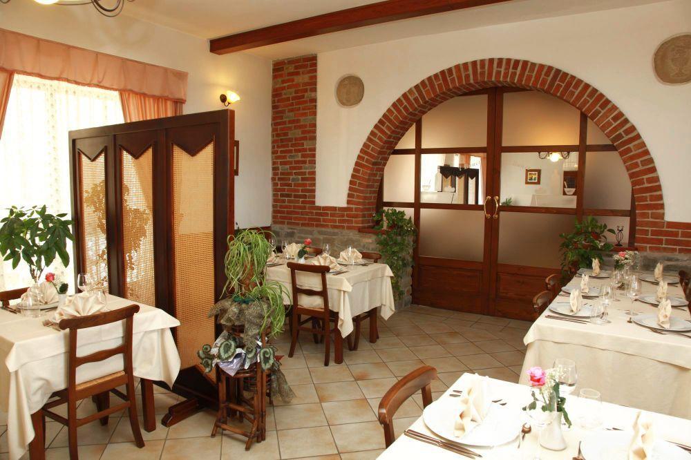 Ristorante Albergo 'L Bunet Cortemilia Eksteriør billede