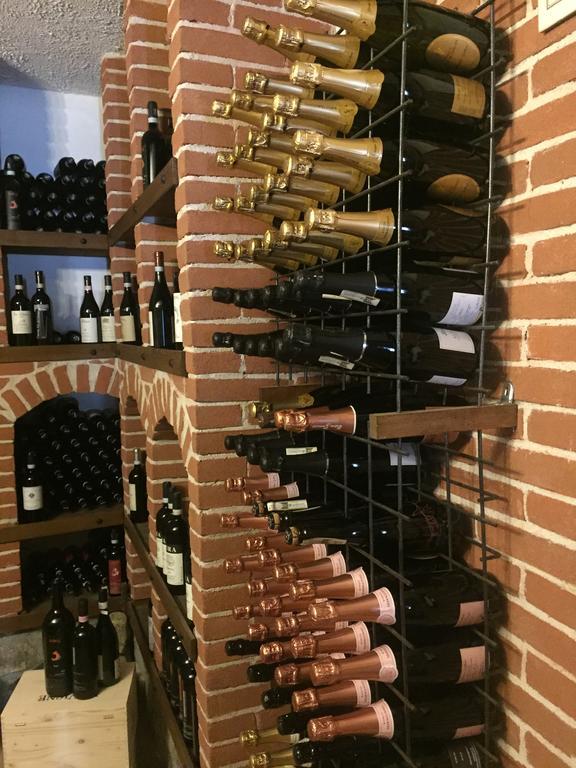 Ristorante Albergo 'L Bunet Cortemilia Eksteriør billede