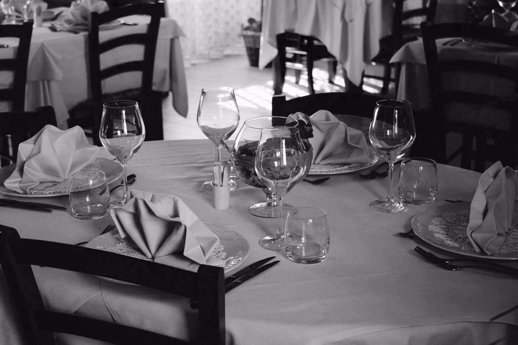 Ristorante Albergo 'L Bunet Cortemilia Eksteriør billede