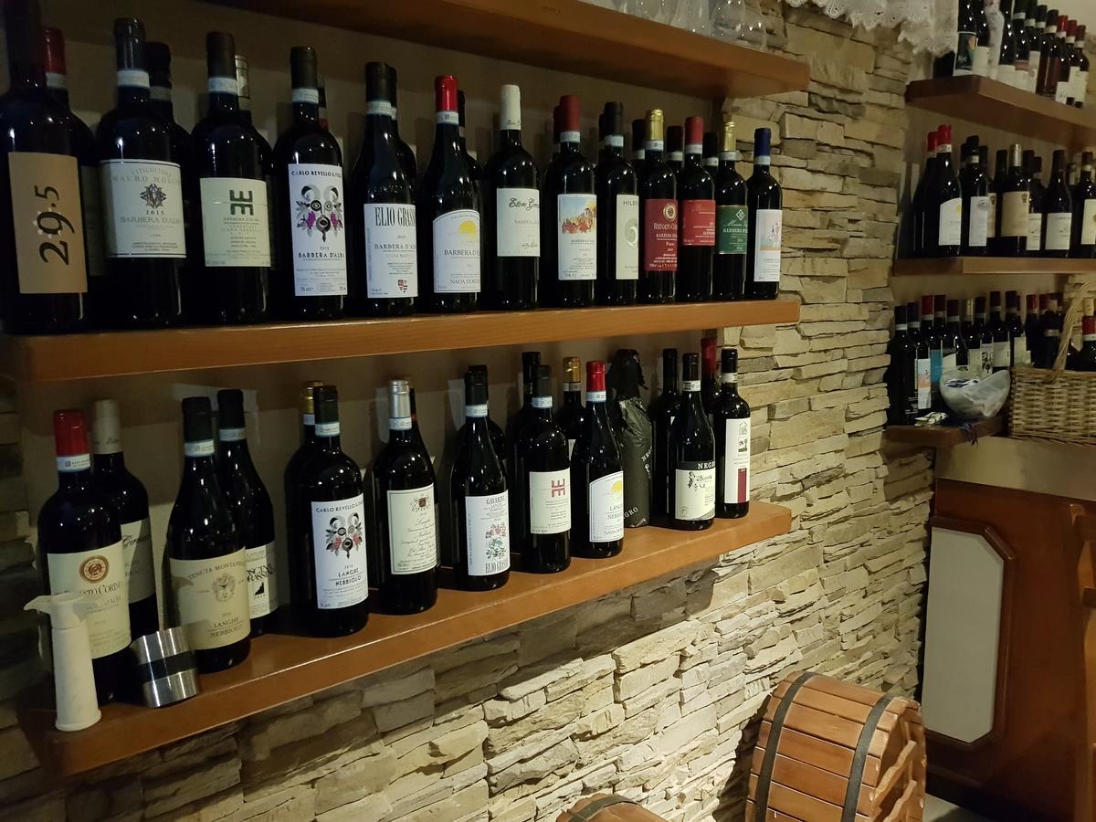 Ristorante Albergo 'L Bunet Cortemilia Eksteriør billede